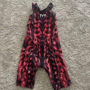 TYR Venzo Closed Back Racing Suit